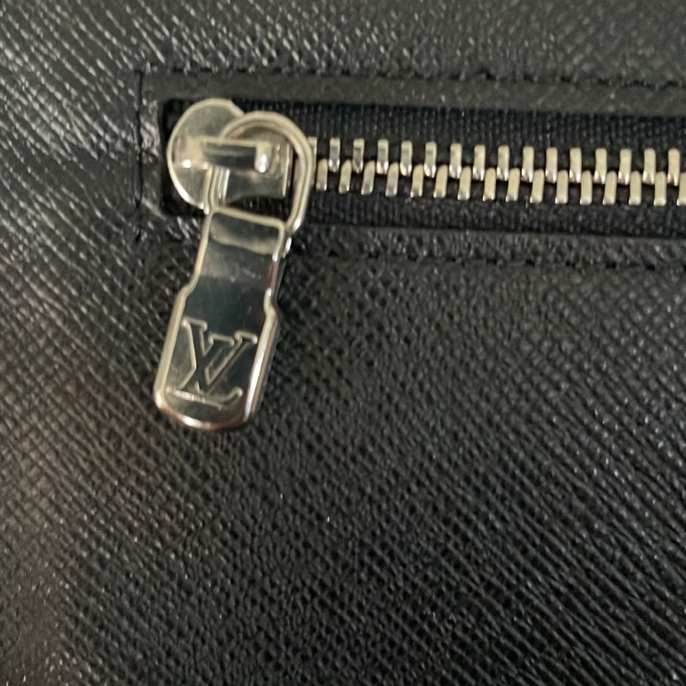 Louis Vuitton Graphite belt bag - Picture 11 of 16
